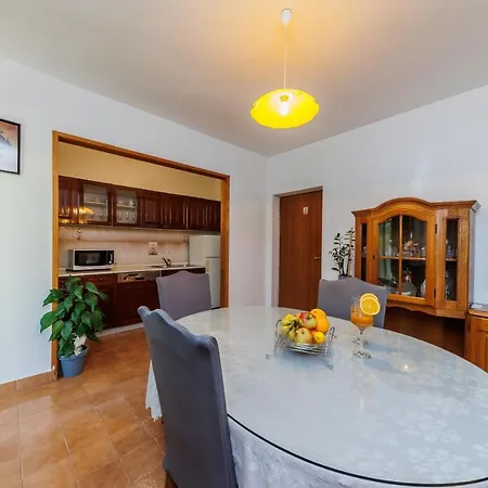 Mali Jure Apartment