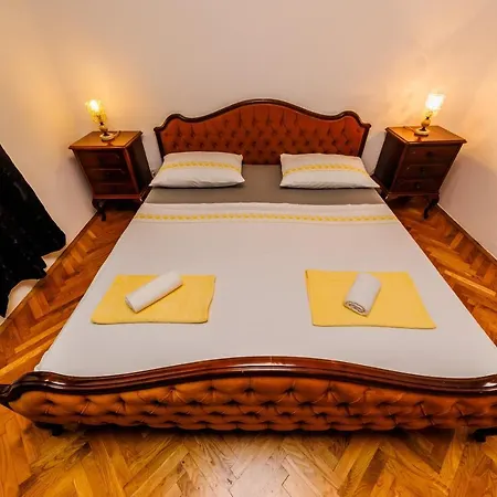 Mali Jure Apartment Kastela