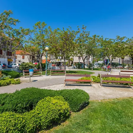 Apartment Mali Jure